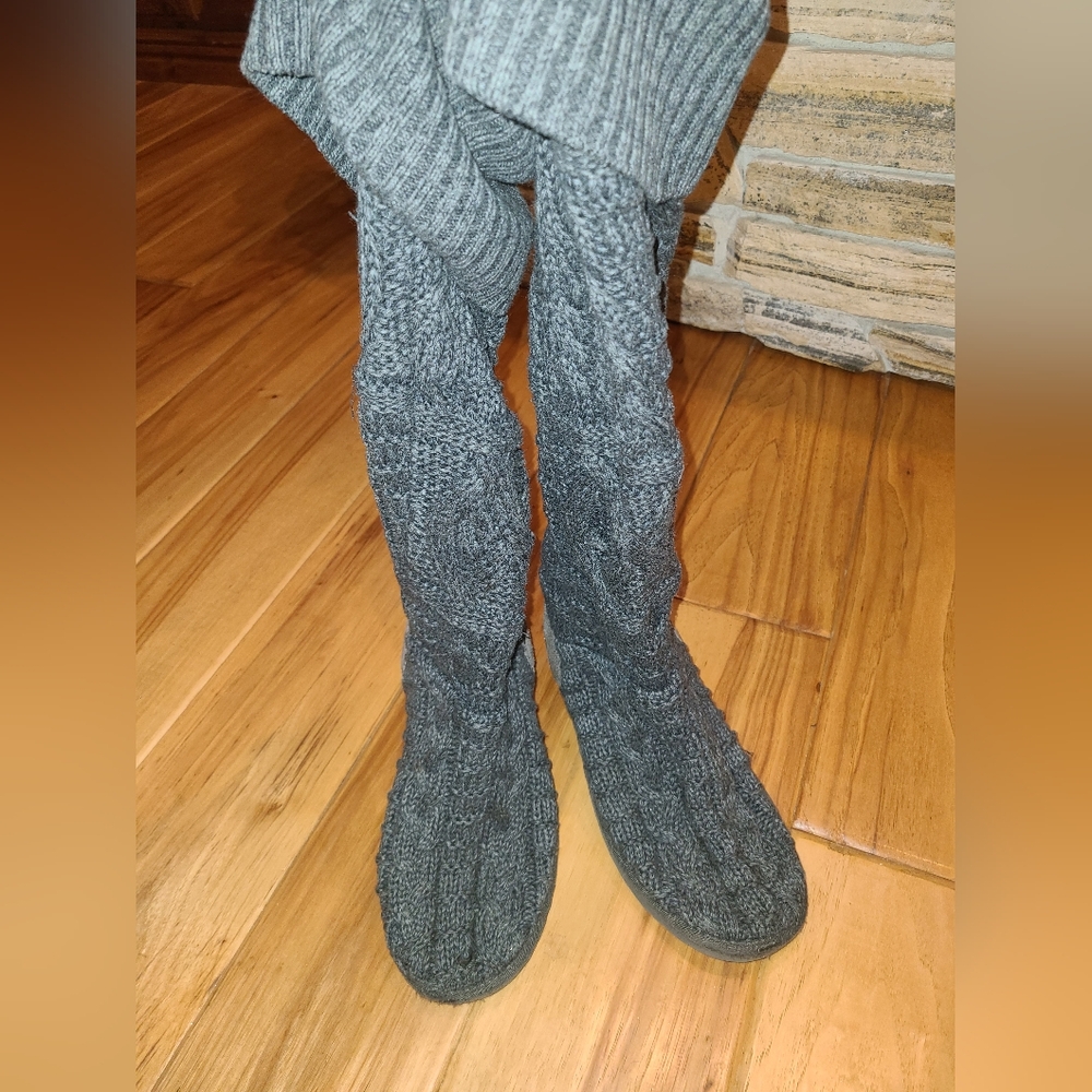 UGG Over-the-Knee Twisted Cable Knit Sweater Foldover Sock Dark Gray Boots 9 - Picture 5 of 10